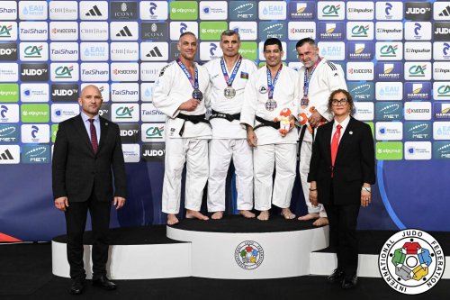 Mövlud Mirəliyev üçqat dünya çempionu oldu - FOTOLAR Mövlud Mirəliyev üçqat dünya çempionu oldu - FOTOLAR