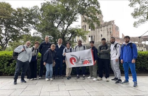 Azərbaycanlı məşqçi Yaponiyada mükafatlandırıldı - FOTO Azərbaycanlı məşqçi Yaponiyada mükafatlandırıldı - FOTO