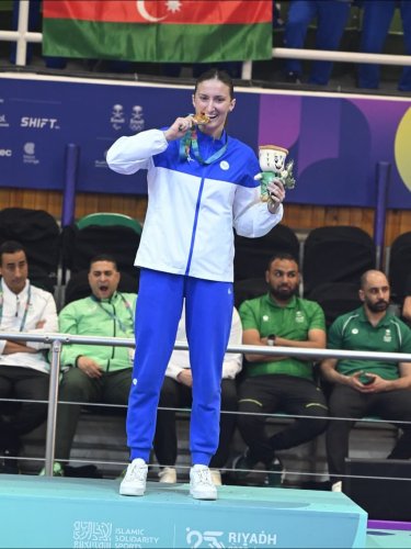 Karateçimiz İslamiadanın üçqat qalibi oldu - FOTOLAR Karateçimiz İslamiadanın üçqat qalibi oldu - FOTOLAR