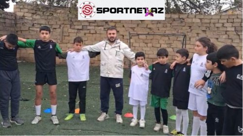 Kürdəxanıda həyətində məşq keçən məşqçi: AFFA meydançaya da kömək etsəydi... - MÜSAHİBƏ - VİDEO Kürdəxanıda həyətində məşq keçən məşqçi: AFFA meydançaya da kömək etsəydi... - MÜSAHİBƏ - VİDEO