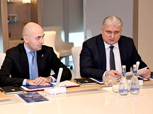 Rövşən Nəcəf yenə Qurban Qurbanovsuz iclas keçirdi