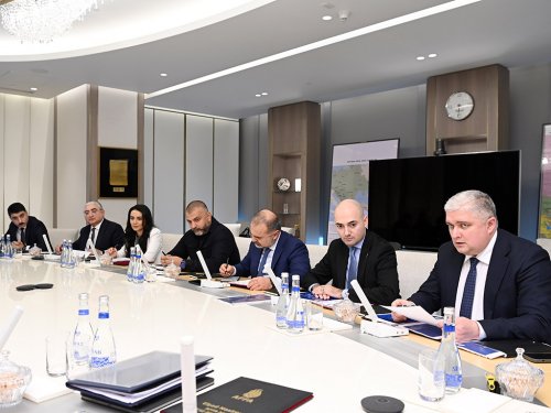 Rövşən Nəcəf yenə Qurban Qurbanovsuz iclas keçirdi