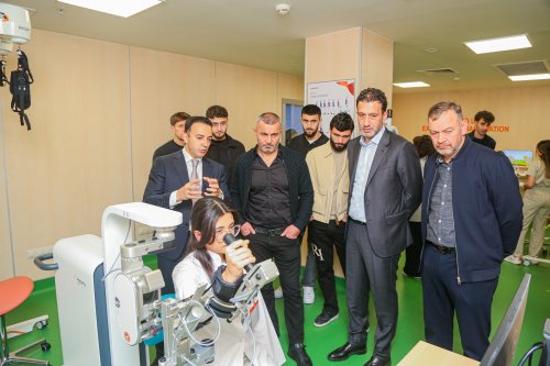 Qurban Qurbanov və futbolçular yeni tibb mərkəzində - FOTOLAR