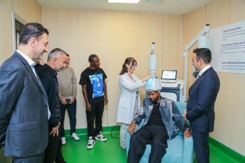 Qurban Qurbanov və futbolçular yeni tibb mərkəzində - FOTOLAR