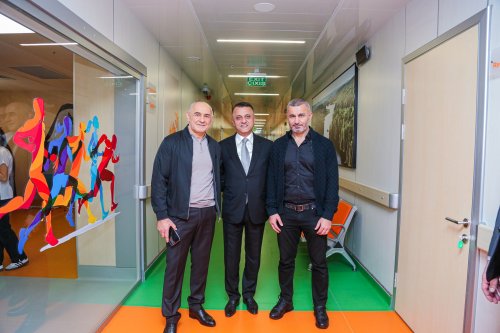 Qurban Qurbanov və futbolçular yeni tibb mərkəzində - FOTOLAR