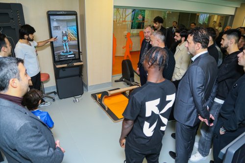 Qurban Qurbanov və futbolçular yeni tibb mərkəzində - FOTOLAR