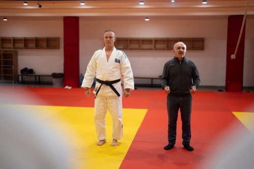 Azərbaycan çempionatı öncəsi hakimlər bir arada - FOTO Azərbaycan çempionatı öncəsi hakimlər bir arada - FOTO