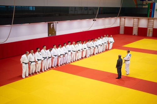 Azərbaycan çempionatı öncəsi hakimlər bir arada - FOTO Azərbaycan çempionatı öncəsi hakimlər bir arada - FOTO