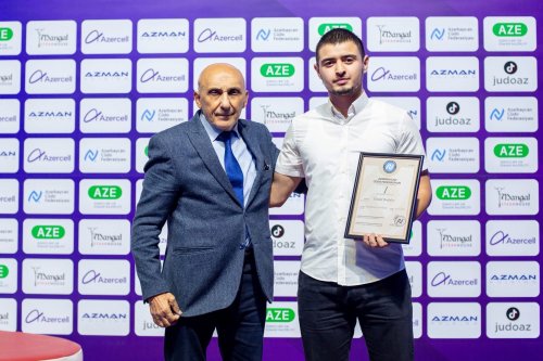 Dan dərəcələrinin sahibləri mükafatlandırıldı - FOTOLAR