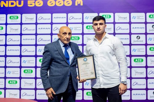 Dan dərəcələrinin sahibləri mükafatlandırıldı - FOTOLAR