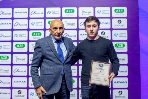 Dan dərəcələrinin sahibləri mükafatlandırıldı - FOTOLAR