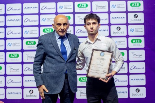 Dan dərəcələrinin sahibləri mükafatlandırıldı - FOTOLAR