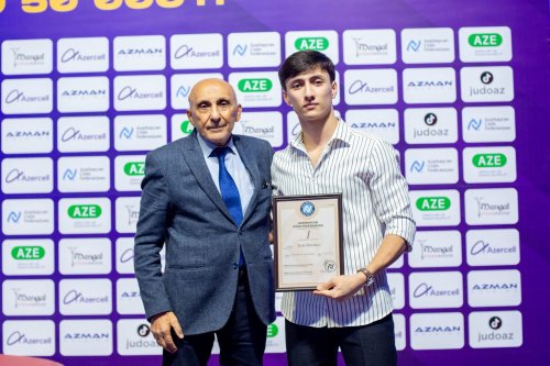 Dan dərəcələrinin sahibləri mükafatlandırıldı - FOTOLAR