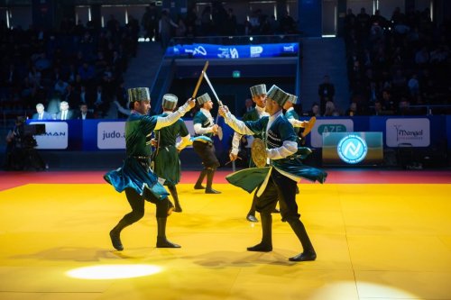 Azərbaycan çempionatının açılışı oldu FOTOLAR Azərbaycan çempionatının açılışı oldu FOTOLAR