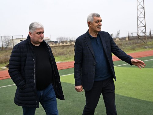 AFFA rəhbərliyi cənubda "Xəzər Lənkəran" stadionundan başqa hər yeri gəzdi - FOTOLAR