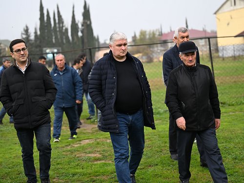 AFFA rəhbərliyi cənubda "Xəzər Lənkəran" stadionundan başqa hər yeri gəzdi - FOTOLAR