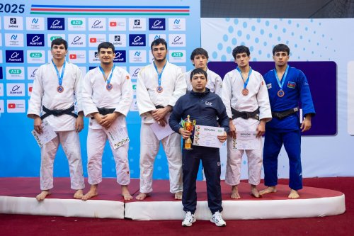 Azərbaycanın ən güclü komandaları bəlli oldu - FOTOLAR Azərbaycanın ən güclü komandaları bəlli oldu - FOTOLAR