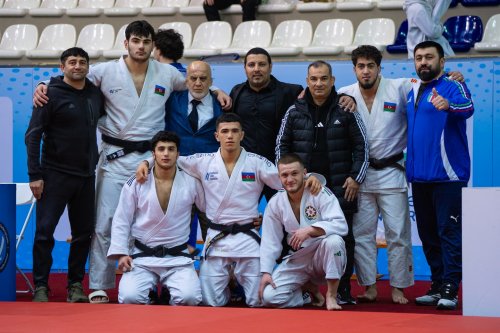 Azərbaycanın ən güclü komandaları bəlli oldu - FOTOLAR Azərbaycanın ən güclü komandaları bəlli oldu - FOTOLAR