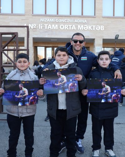 Tanınmış güləşçilərimiz Xankəndidə - FOTOLAR Tanınmış güləşçilərimiz Xankəndidə - FOTOLAR