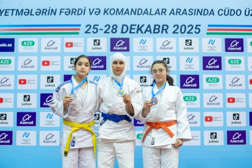 Azərbaycan çempionatının ilk medalçıları - FOTOLAR