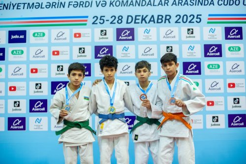 Azərbaycan çempionatının ilk medalçıları - FOTOLAR