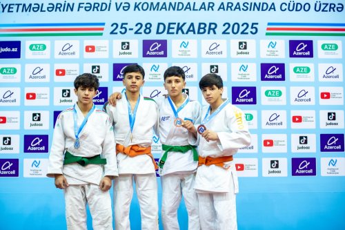 Azərbaycan çempionatının ilk medalçıları - FOTOLAR