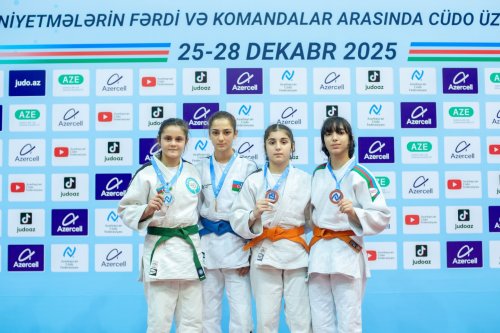 Azərbaycan çempionatının ilk medalçıları - FOTOLAR