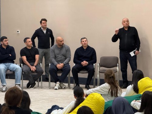 Hidayət Heydərovdan Milli Qəhrəmanın qızına hədiyyə - FOTOLAR