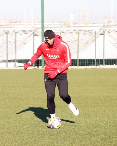 "Araz-Naxçıvan" 12 futbolçu ilə başladı - FOTOLAR "Araz-Naxçıvan" 12 futbolçu ilə başladı - FOTOLAR