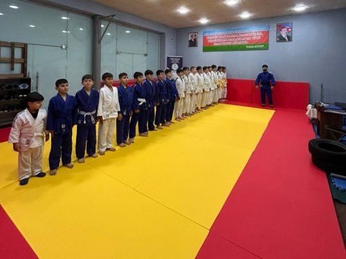 80 idman zalına 6000 cüdo tatamisi verildi - FOTOLAR 80 idman zalına 6000 cüdo tatamisi verildi - FOTOLAR