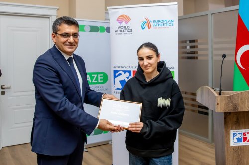 Millimiz yeni baş məşqçiyə tapşırıldı - FOTOLAR