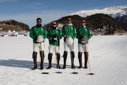 Azərbaycan komandası İsveçrədə ilk oyununa çıxır