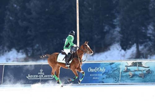 Azərbaycan komandası İsveçrədə ilk oyununa çıxır