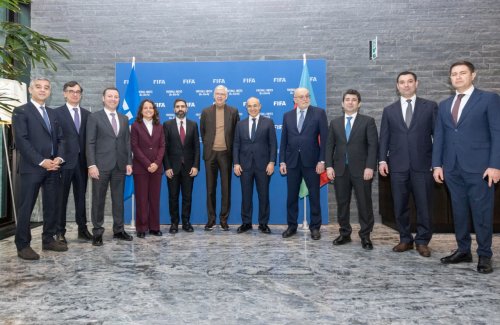 Rövşən Nəcəf FIFA prezidenti ilə görüşdü - FOTOLAR