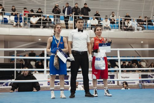 Azərbaycanın ən güclü qadın bokçsuları məlum oldu