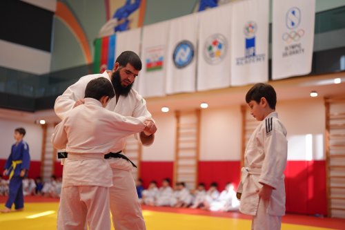 500-dən çox cüdoçu kəmər imtahanı verdi - FOTOLAR 500-dən çox cüdoçu kəmər imtahanı verdi - FOTOLAR