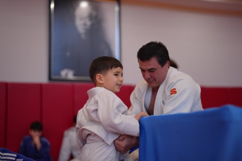 500-dən çox cüdoçu kəmər imtahanı verdi - FOTOLAR 500-dən çox cüdoçu kəmər imtahanı verdi - FOTOLAR