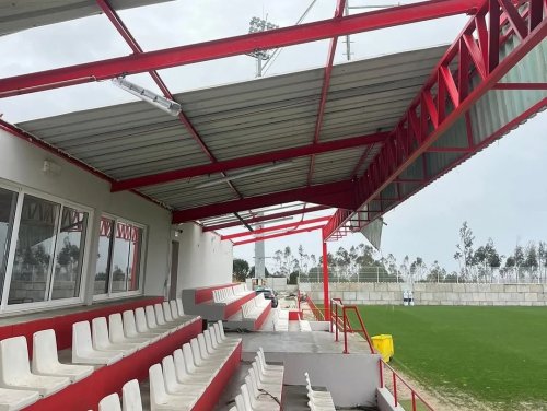 Avropa çempionatı üçün tikilmiş stadion dağıldı - FOTOLAR Avropa çempionatı üçün tikilmiş stadion dağıldı - FOTOLAR