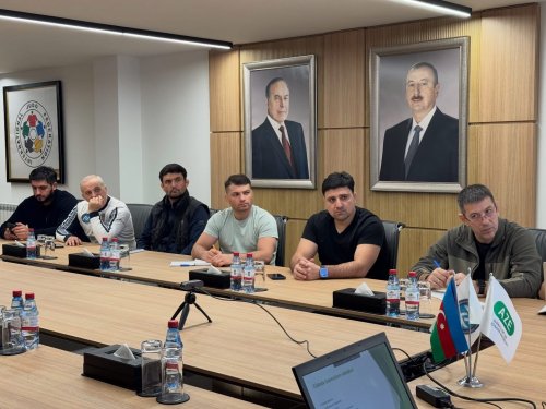 Millinin həkimi seminar keçirdi - FOTOLAR Millinin həkimi seminar keçirdi - FOTOLAR