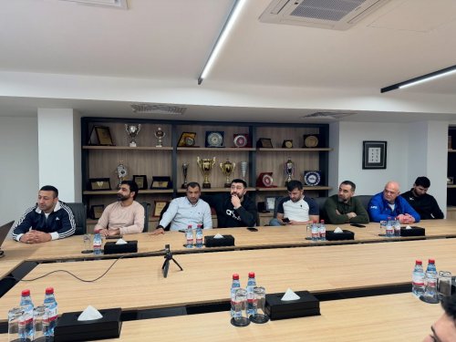 Millinin həkimi seminar keçirdi - FOTOLAR Millinin həkimi seminar keçirdi - FOTOLAR