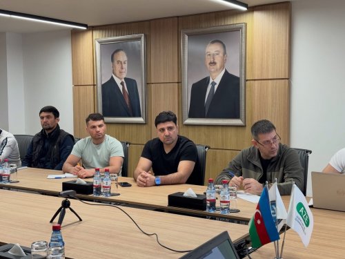 Millinin həkimi seminar keçirdi - FOTOLAR Millinin həkimi seminar keçirdi - FOTOLAR