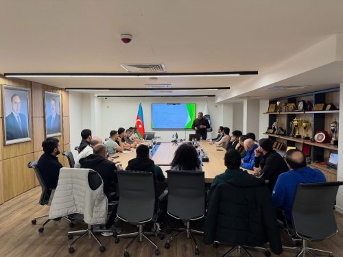 Millinin həkimi seminar keçirdi - FOTOLAR Millinin həkimi seminar keçirdi - FOTOLAR