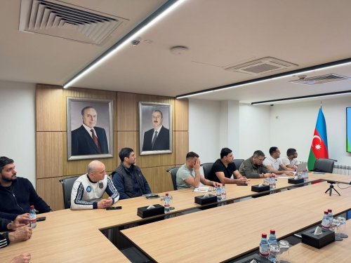 Millinin həkimi seminar keçirdi - FOTOLAR Millinin həkimi seminar keçirdi - FOTOLAR