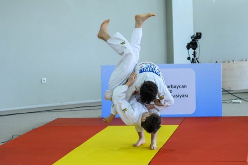 37 cüdoçu imtahan verdi - FOTOLAR