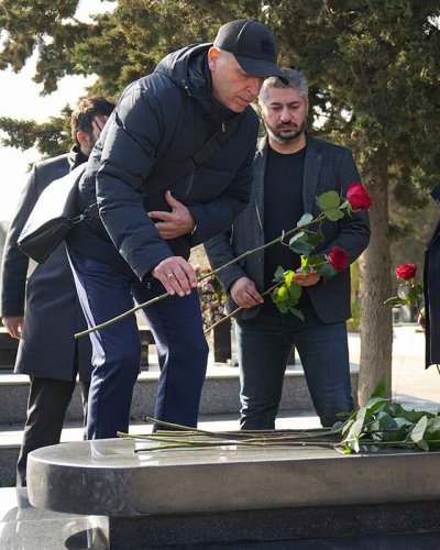 "Neftçi" Banişevskinin məzarını ziyarət etdi - FOTOLAR