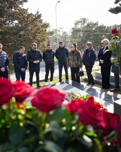 "Neftçi" Banişevskinin məzarını ziyarət etdi - FOTOLAR