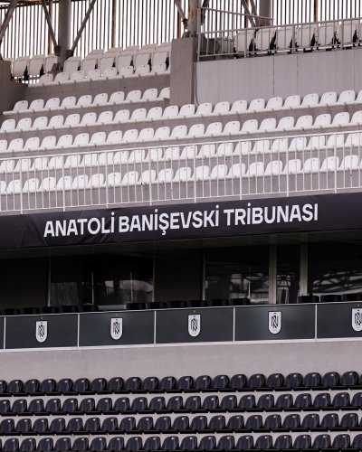 "Neftçi" tribunaya Banişevskinin adını verdi - FOTOLAR