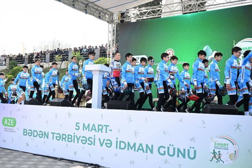 Qazaxda möhtəşəm parad və açılış - FOTOLAR