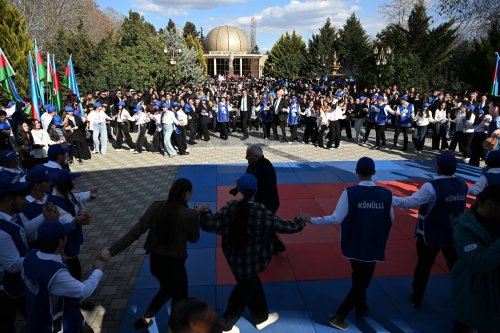 Qazaxda möhtəşəm parad və açılış - FOTOLAR
