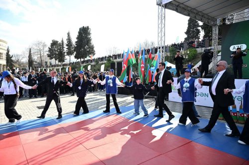 Qazaxda möhtəşəm parad və açılış - FOTOLAR